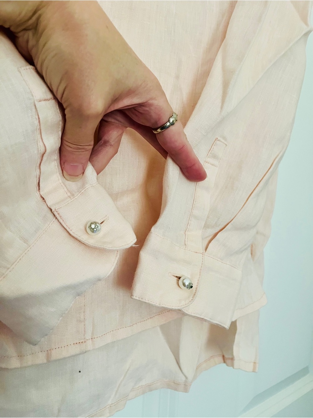 NWT Magaschoni Pink Linen Button-Up Shirt With White Faux Pearl Buttons - Picture 3 of 8